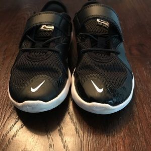 Nike tennis shoes